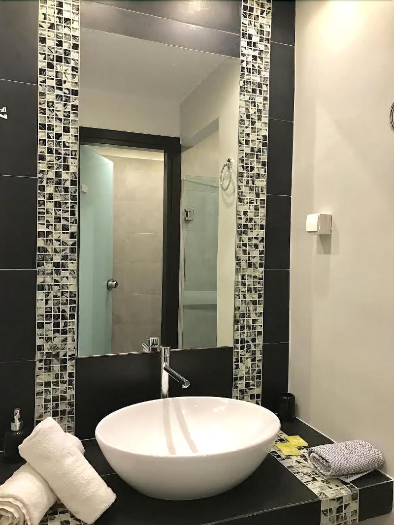 Queen Boutique Suites Mykonos Town ภายนอก รูปภาพ