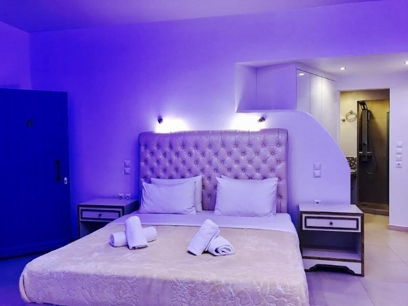 Queen Boutique Suites Mykonos Town ภายนอก รูปภาพ