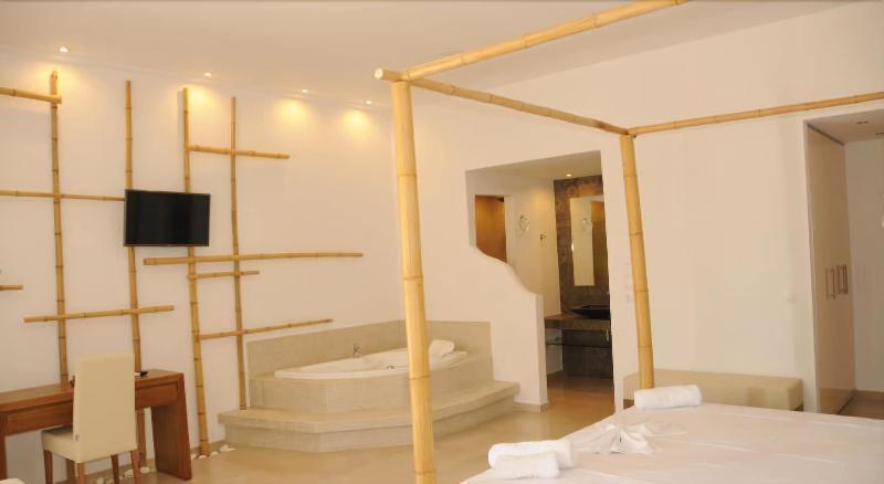 Queen Boutique Suites Mykonos Town ภายนอก รูปภาพ