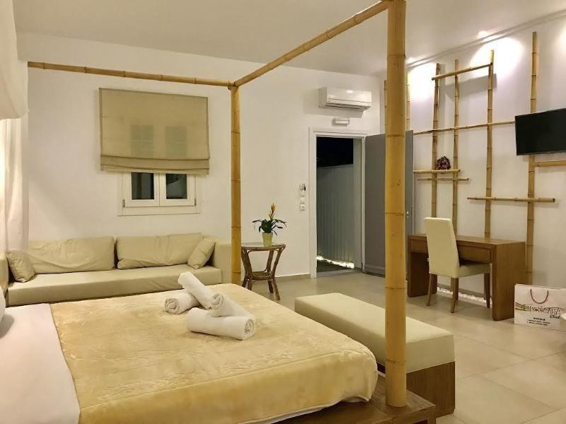 Queen Boutique Suites Mykonos Town ภายนอก รูปภาพ