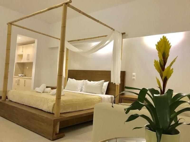 Queen Boutique Suites Mykonos Town ภายนอก รูปภาพ