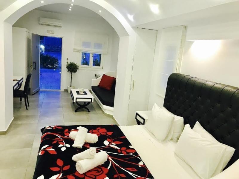 Queen Boutique Suites Mykonos Town ภายนอก รูปภาพ