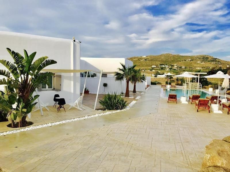 Queen Boutique Suites Mykonos Town ภายนอก รูปภาพ