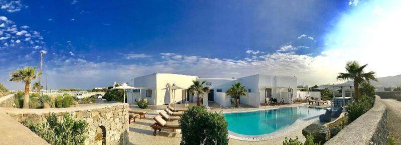 Queen Boutique Suites Mykonos Town ภายนอก รูปภาพ