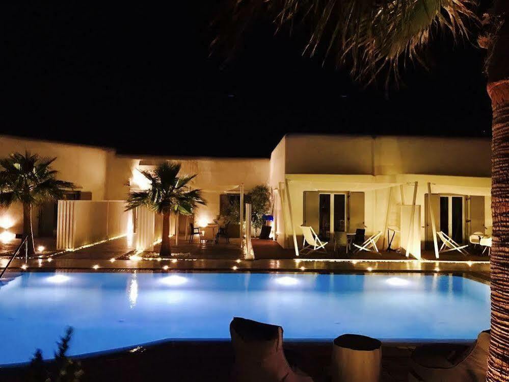 Queen Boutique Suites Mykonos Town ภายนอก รูปภาพ