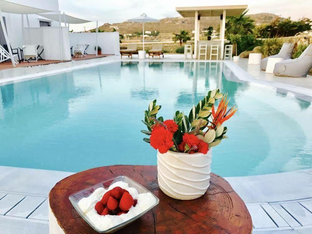 Queen Boutique Suites Mykonos Town ภายนอก รูปภาพ