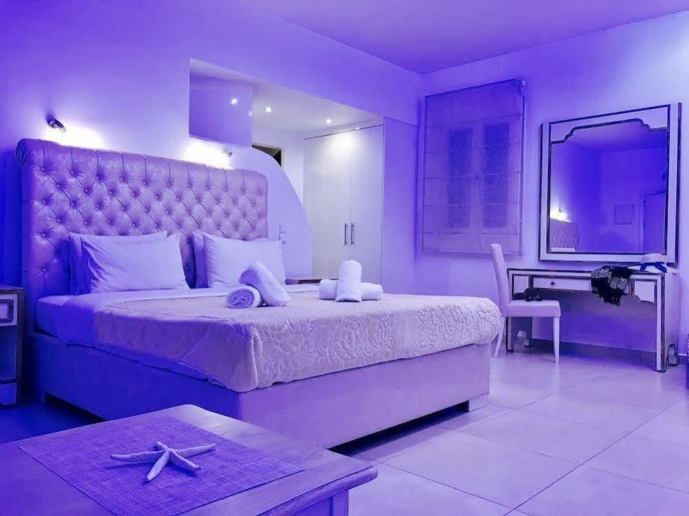 Queen Boutique Suites Mykonos Town ภายนอก รูปภาพ